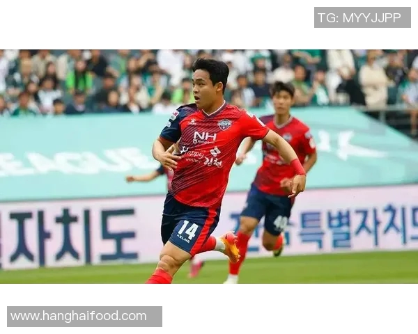 蔚山现代与伯斯光荣的激烈对决展现足球魅力与团队精神 蔚山现代与伯斯光荣的激烈对决展现足球魅力与团队精神