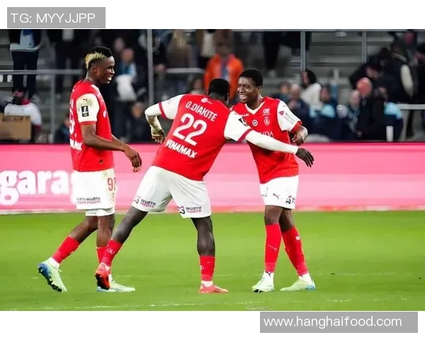 法乙联赛精彩对决兰斯主场迎战布尔格争夺三分荣耀