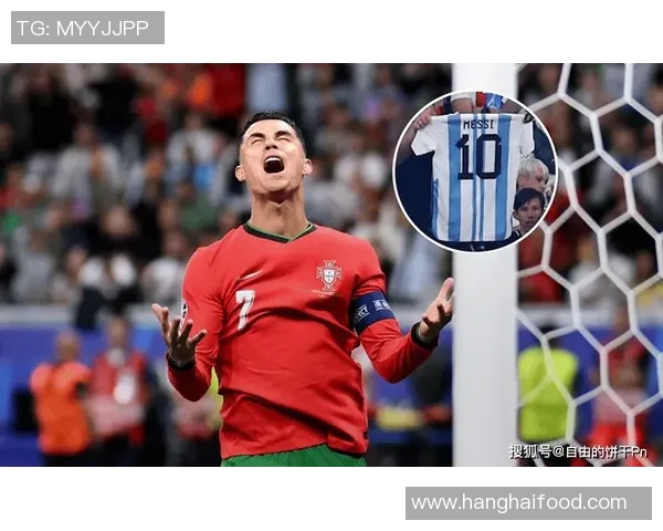 球迷疯狂冲入赛场竟抢走C罗球衣引发热议与争议