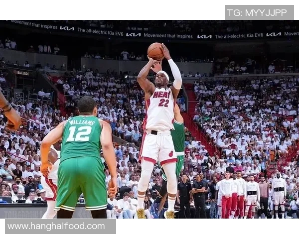 吉米巴特勒带领热火队重返巅峰展现领袖魅力与团队精神