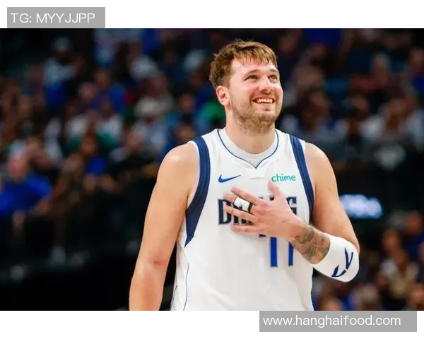 国王与尼克斯激战正酣NBA赛场精彩瞬间回顾与分析