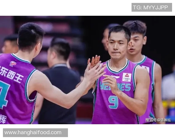 张庆鹏：从篮球场上的拼搏者到生活中的智慧引领者的成长之路