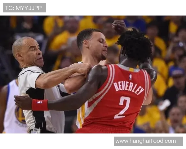 火箭球迷与勇士球迷的激情对决谁能笑到最后的篮球盛宴